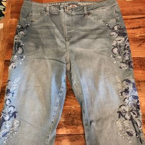 Laura Felt embroidered jeans